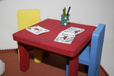 DETALLE MESA CON DIBUJOS